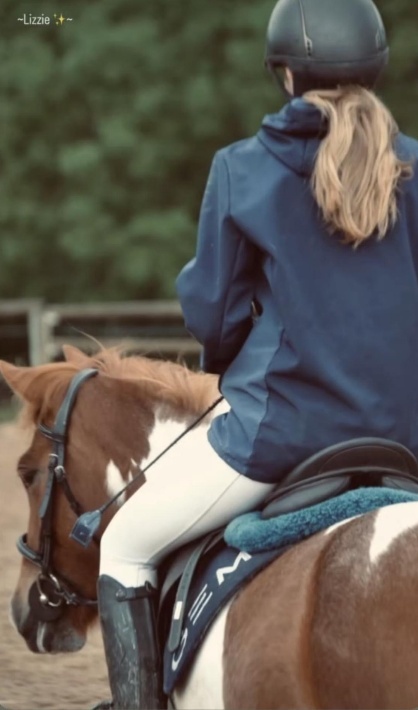 Cavalière en concours